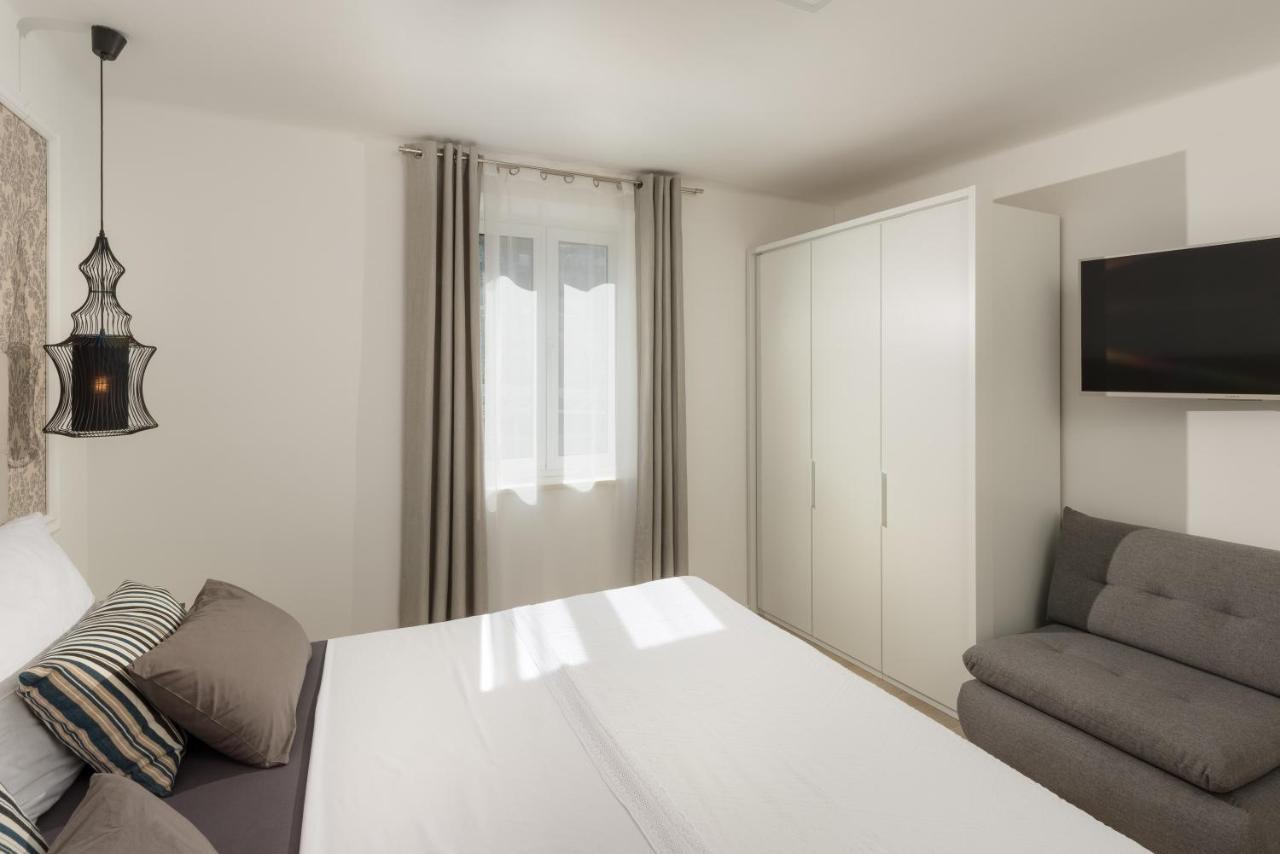 Villa Roko- The Spacious Luxury Trogir Exterior photo